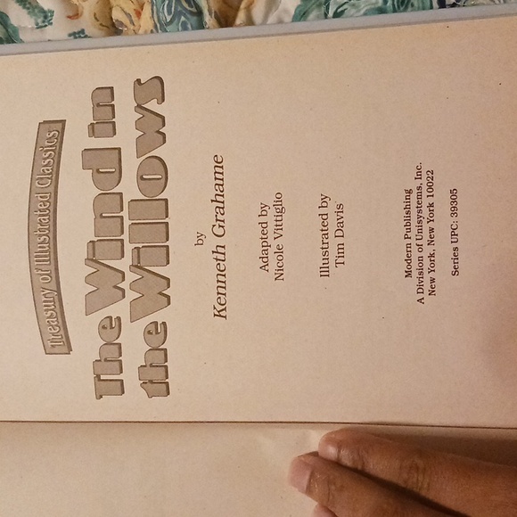 Chapter book - Picture 3 of 6